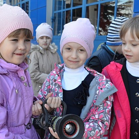 Школьники в гостях у пожарных. МЧС по городу Севастополю проводит экскурсии для детей