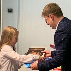 Более двухсот юных москвичей приняли участие в конкурсе детского рисунка ко Дню города