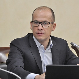 Михаил Мень ответил на вопросы граждан в рамках проекта ОП РФ «Час с министром»