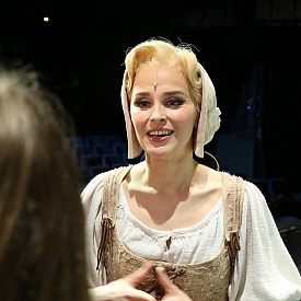 Алёна Хмельницкая сыграла в бродвейском мюзикле для детей из проекта «Ты супер!»