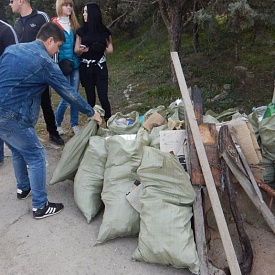 Департамент сельского хозяйства города Севастополя и подведомственные предприятия приняли участие в общегородском субботнике